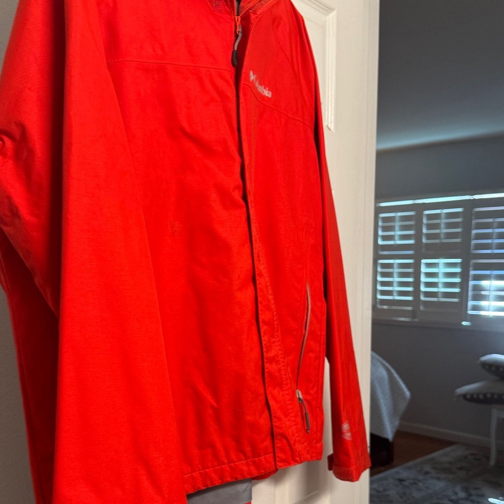 Columbia Men’s Bright Red Lightweight Jacket